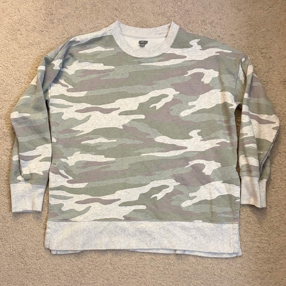 Aerie Women’s Camouflage Crewneck Size Small